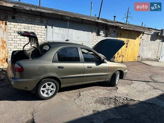 Зеленый Дэу Ланос, объемом двигателя 1.6 л и пробегом 350 тыс. км за 3000 $, фото 1 на Automoto.ua