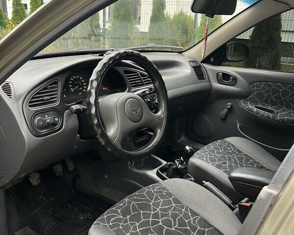 Деу Ланос 2004 у Ужгороді на Automoto.ua Зелений Деу Ланос, об'ємом двигуна 1.5 л та пробігом 124 тис. км за 2650 $, фото 17 на Automoto.ua
