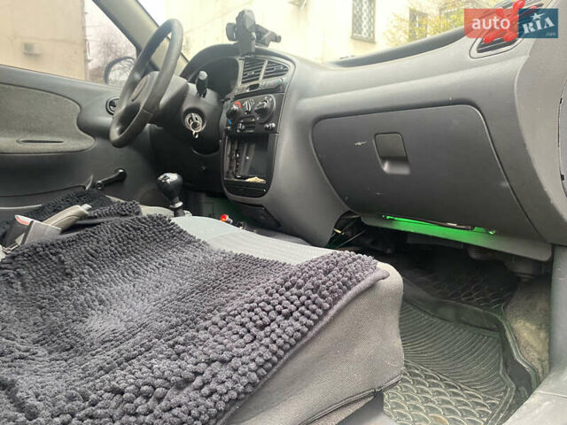 Зеленый Дэу Ланос, объемом двигателя 1.5 л и пробегом 183 тыс. км за 2000 $, фото 7 на Automoto.ua