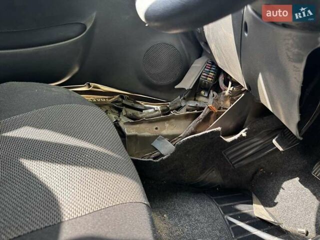 Зеленый Дэу Ланос, объемом двигателя 1.5 л и пробегом 265 тыс. км за 1100 $, фото 3 на Automoto.ua