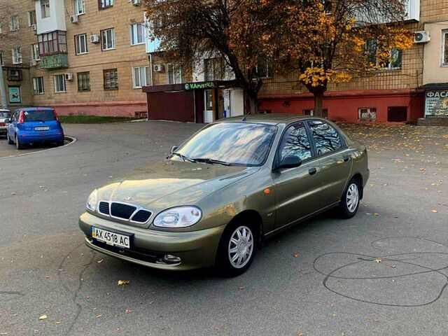 Зеленый Дэу Ланос, объемом двигателя 1.6 л и пробегом 10 тыс. км за 5500 $, фото 4 на Automoto.ua