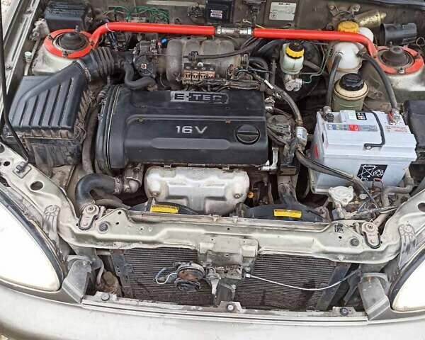 Зеленый Дэу Ланос, объемом двигателя 1.6 л и пробегом 250 тыс. км за 1850 $, фото 8 на Automoto.ua