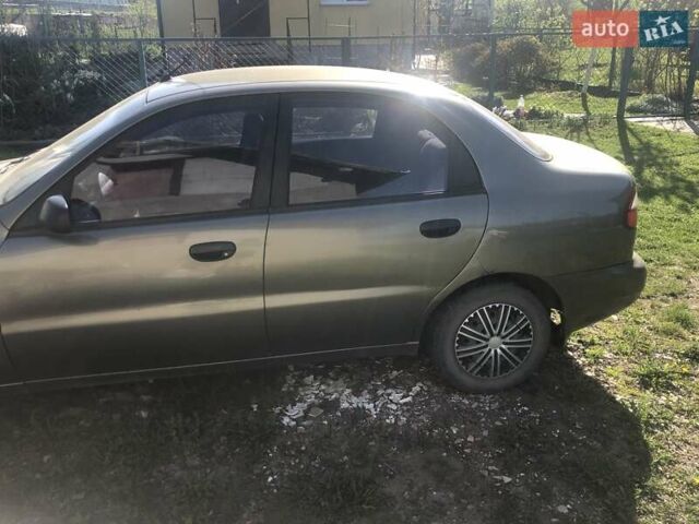 Дэу Ланос 2004 в Тернополе на Automoto.ua Зеленый Дэу Ланос, объемом двигателя 1.5 л и пробегом 193 тыс. км за 2500 $, фото 5 на Automoto.ua