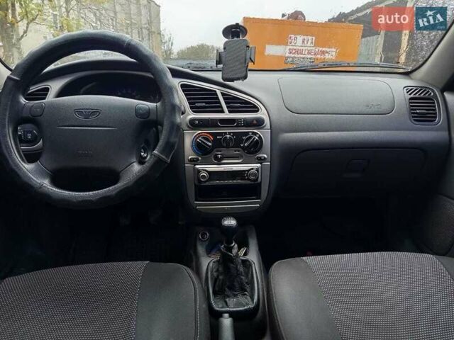 Деу Ланос 2005 у Тернополі на Automoto.ua Зелений Деу Ланос, об'ємом двигуна 1.6 л та пробігом 181 тис. км за 3100 $, фото 3 на Automoto.ua