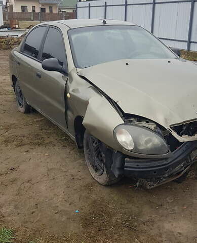 Зелений Деу Ланос, об'ємом двигуна 1.5 л та пробігом 172 тис. км за 850 $, фото 1 на Automoto.ua