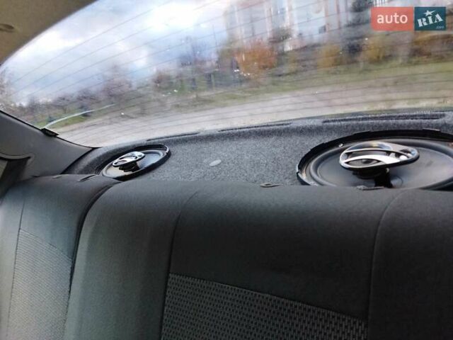 Дэу Ланос 2005 в Ивано-Франковске на Automoto.ua Зеленый Дэу Ланос, объемом двигателя 1.5 л и пробегом 158 тыс. км за 2100 $, фото 27 на Automoto.ua