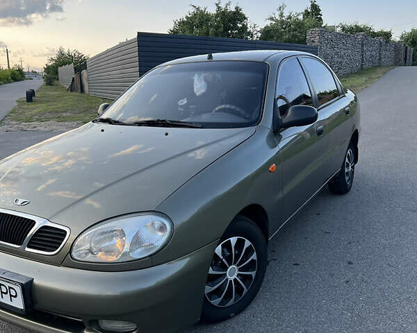 Зеленый Дэу Ланос, объемом двигателя 1.5 л и пробегом 349 тыс. км за 2499 $, фото 1 на Automoto.ua