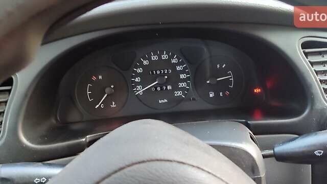 Зеленый Дэу Ланос, объемом двигателя 1.5 л и пробегом 120 тыс. км за 3000 $, фото 5 на Automoto.ua