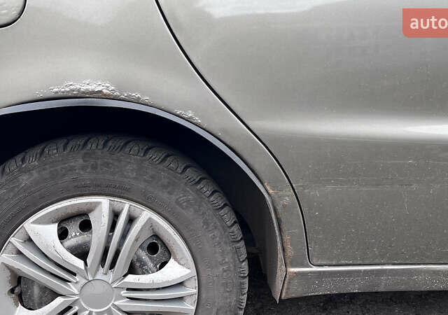 Дэу Ланос 2006 в Арбузинке на Automoto.ua Зеленый Дэу Ланос, объемом двигателя 1.5 л и пробегом 214 тыс. км за 2400 $, фото 8 на Automoto.ua