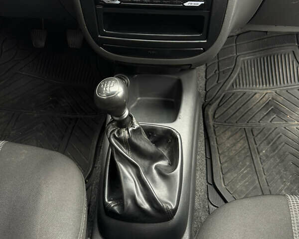 Зеленый Дэу Ланос, объемом двигателя 1.6 л и пробегом 180 тыс. км за 2500 $, фото 16 на Automoto.ua