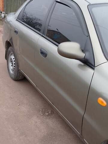 Зеленый Дэу Ланос, объемом двигателя 1.5 л и пробегом 220 тыс. км за 2000 $, фото 1 на Automoto.ua