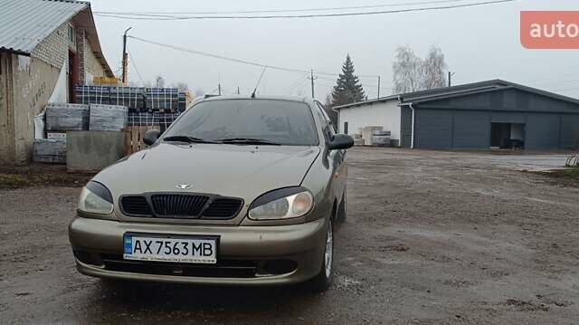 Зеленый Дэу Ланос, объемом двигателя 1.5 л и пробегом 278 тыс. км за 2600 $, фото 1 на Automoto.ua