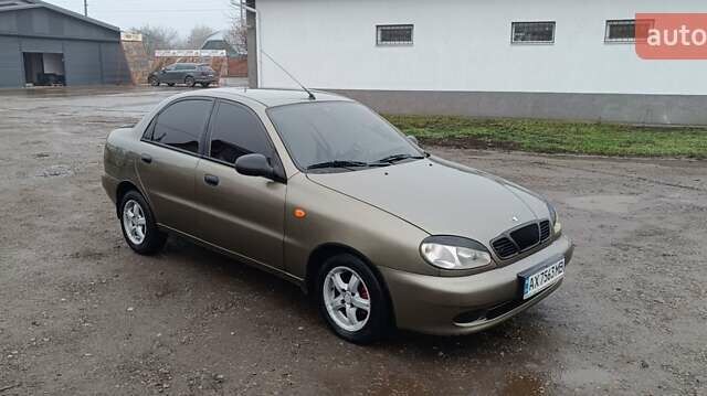 Зеленый Дэу Ланос, объемом двигателя 1.5 л и пробегом 278 тыс. км за 2600 $, фото 2 на Automoto.ua