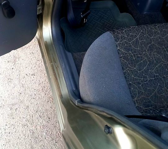 Зеленый Дэу Ланос, объемом двигателя 1.5 л и пробегом 130 тыс. км за 2000 $, фото 4 на Automoto.ua