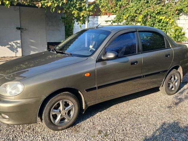 Зеленый Дэу Ланос, объемом двигателя 1.5 л и пробегом 170 тыс. км за 3300 $, фото 2 на Automoto.ua