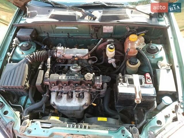 Зеленый Дэу Ланос, объемом двигателя 1.5 л и пробегом 183 тыс. км за 3500 $, фото 6 на Automoto.ua