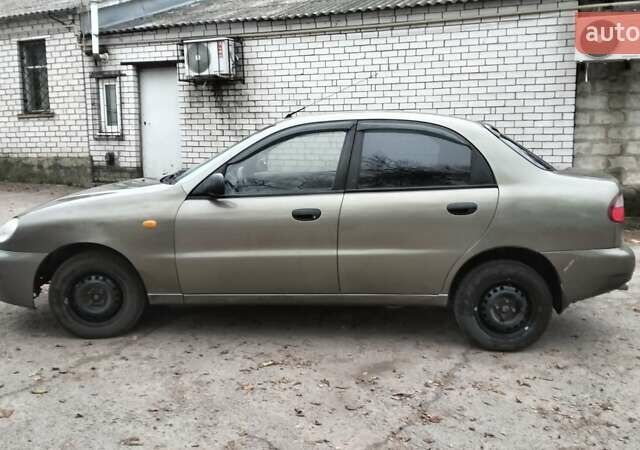 Зеленый Дэу Ланос, объемом двигателя 1.5 л и пробегом 221 тыс. км за 1900 $, фото 3 на Automoto.ua