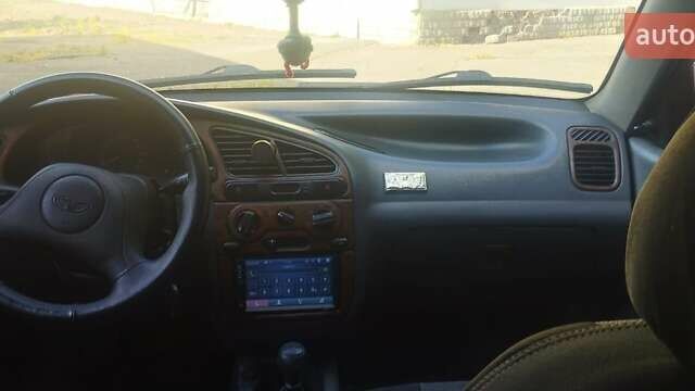 Зеленый Дэу Ланос, объемом двигателя 1.5 л и пробегом 328 тыс. км за 3072 $, фото 1 на Automoto.ua