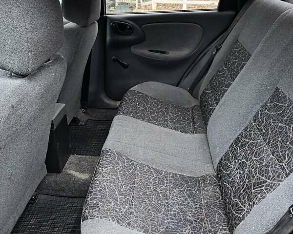 Зеленый Дэу Ланос, объемом двигателя 1.5 л и пробегом 332 тыс. км за 1650 $, фото 4 на Automoto.ua