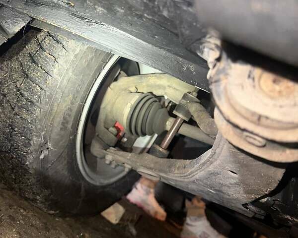 Зелений Деу Ланос, об'ємом двигуна 1.5 л та пробігом 301 тис. км за 3000 $, фото 23 на Automoto.ua