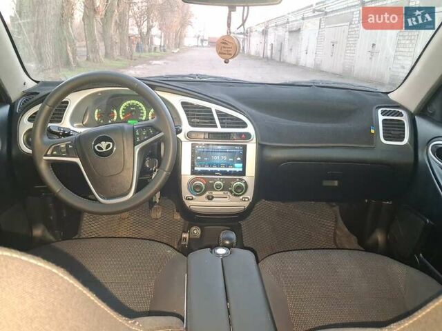 Зеленый Дэу Ланос, объемом двигателя 1.5 л и пробегом 188 тыс. км за 3000 $, фото 2 на Automoto.ua