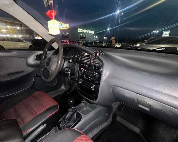 Зелений Деу Ланос, об'ємом двигуна 1.5 л та пробігом 301 тис. км за 3000 $, фото 10 на Automoto.ua