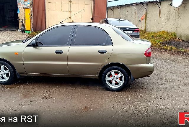 Зеленый Дэу Ланос, объемом двигателя 1.5 л и пробегом 278 тыс. км за 2600 $, фото 3 на Automoto.ua