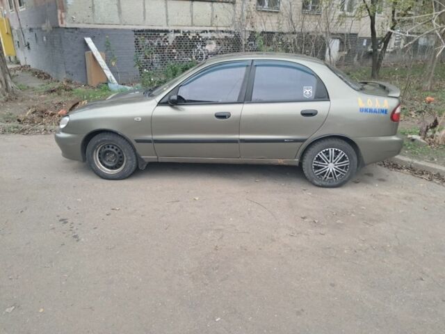 Зелений Деу Ланос, об'ємом двигуна 1.5 л та пробігом 255 тис. км за 2000 $, фото 1 на Automoto.ua