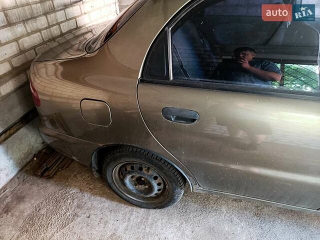 Зеленый Дэу Ланос, объемом двигателя 1.5 л и пробегом 280 тыс. км за 2100 $, фото 2 на Automoto.ua