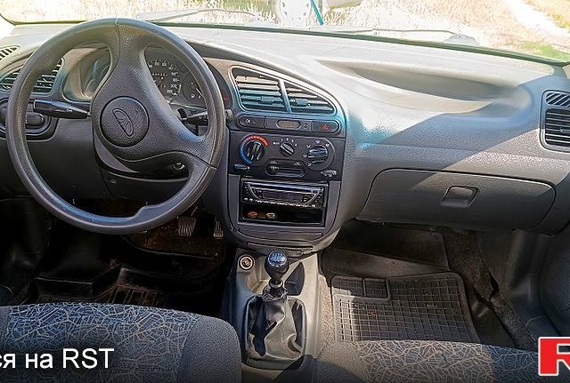Зелений Деу Ланос, об'ємом двигуна 1.5 л та пробігом 270 тис. км за 2000 $, фото 5 на Automoto.ua