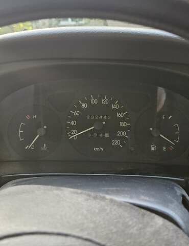 Зеленый Дэу Ланос, объемом двигателя 1.39 л и пробегом 233 тыс. км за 1650 $, фото 4 на Automoto.ua