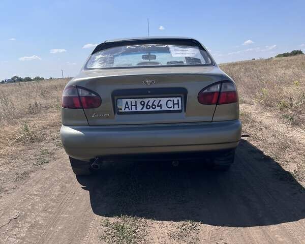 Зеленый Дэу Ланос, объемом двигателя 1.5 л и пробегом 372 тыс. км за 2500 $, фото 1 на Automoto.ua