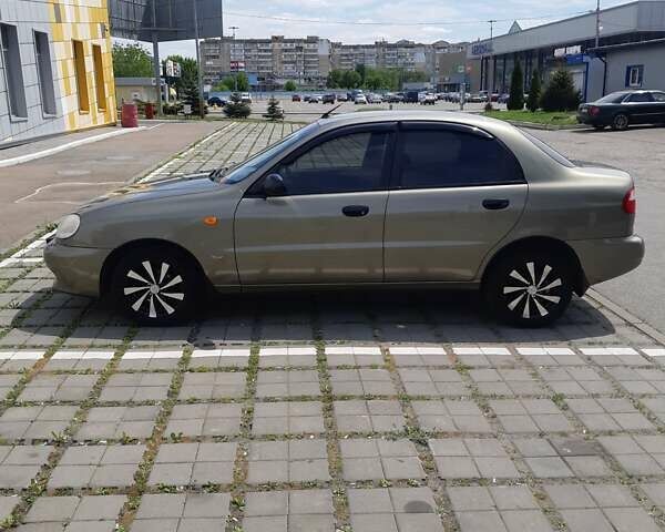 Зеленый Дэу Ланос, объемом двигателя 1.6 л и пробегом 140 тыс. км за 2500 $, фото 4 на Automoto.ua