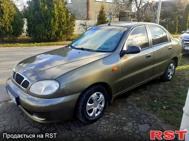 Зеленый Дэу Ланос, объемом двигателя 1.5 л и пробегом 300 тыс. км за 2150 $, фото 5 на Automoto.ua