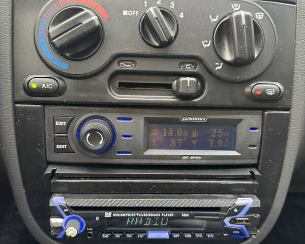 Деу Ланос 2007 у Черкасах на Automoto.ua Зелений Деу Ланос, об'ємом двигуна 1.6 л та пробігом 97 тис. км за 2950 $, фото 8 на Automoto.ua