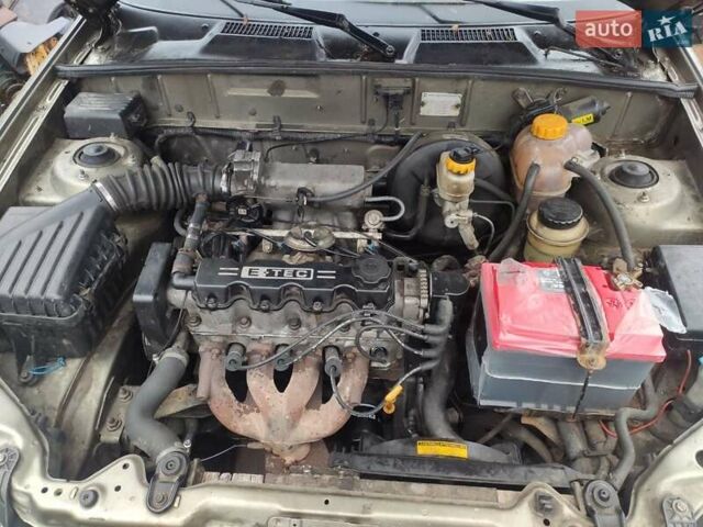 Зелений Деу Ланос, об'ємом двигуна 1.5 л та пробігом 187 тис. км за 1400 $, фото 12 на Automoto.ua