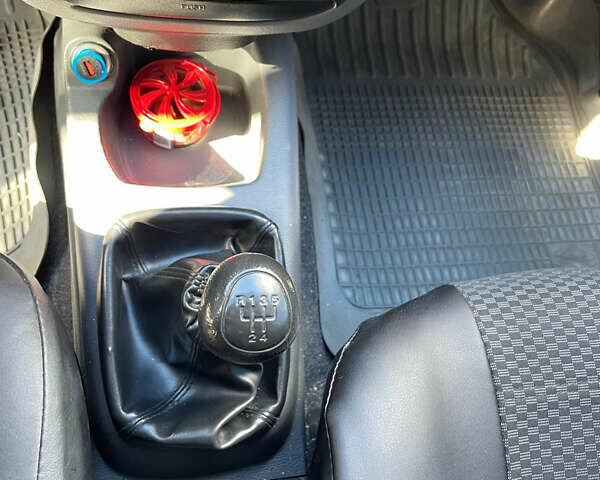 Зелений Деу Ланос, об'ємом двигуна 1.5 л та пробігом 93 тис. км за 2300 $, фото 6 на Automoto.ua