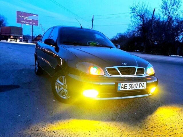 Зеленый Дэу Ланос, объемом двигателя 1.5 л и пробегом 225 тыс. км за 3300 $, фото 1 на Automoto.ua