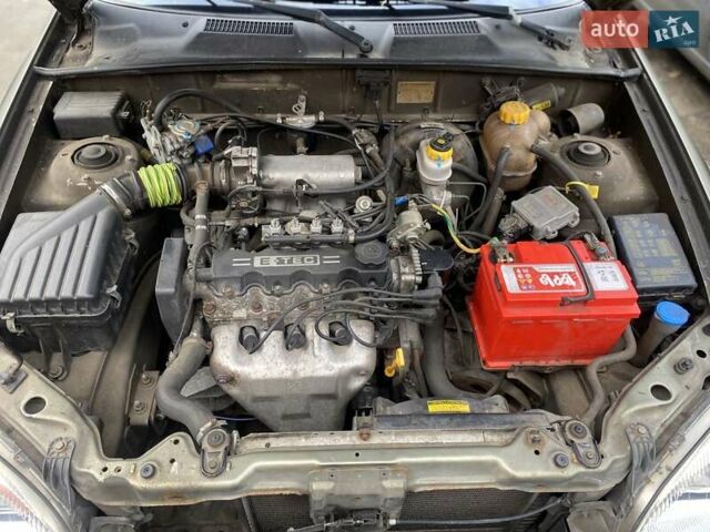 Дэу Ланос 2007 в Киеве на Automoto.ua Зеленый Дэу Ланос, объемом двигателя 1.5 л и пробегом 95 тыс. км за 3500 $, фото 1 на Automoto.ua