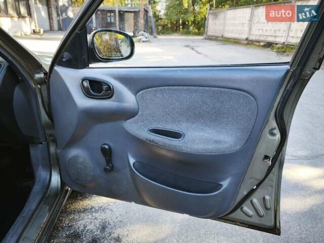 Зеленый Дэу Ланос, объемом двигателя 1.6 л и пробегом 375 тыс. км за 1800 $, фото 6 на Automoto.ua