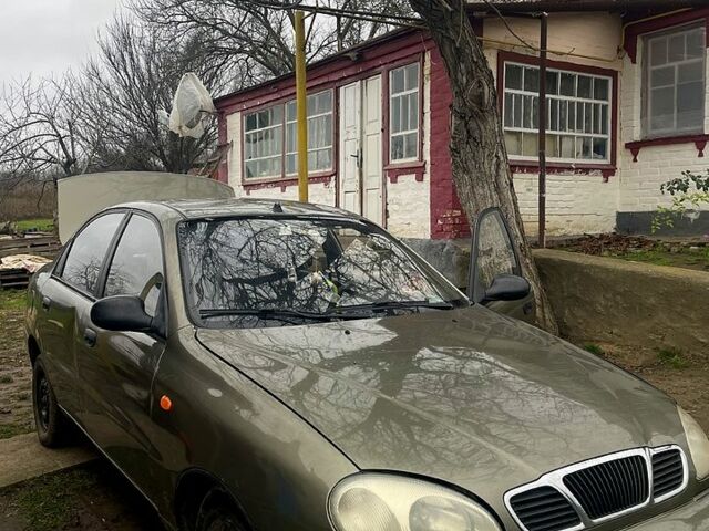 Зеленый Дэу Ланос, объемом двигателя 1.5 л и пробегом 219 тыс. км за 1500 $, фото 2 на Automoto.ua