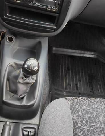 Дэу Ланос 2007 в Ровно на Automoto.ua Зеленый Дэу Ланос, объемом двигателя 1.5 л и пробегом 174 тыс. км за 2300 $, фото 5 на Automoto.ua