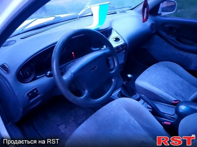 Белый Дэу Леганза, объемом двигателя 2 л и пробегом 350 тыс. км за 1500 $, фото 2 на Automoto.ua