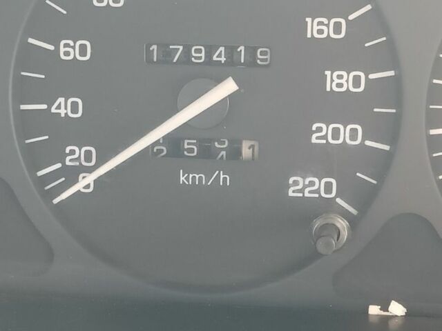 Белый Дэу Леганза, объемом двигателя 2 л и пробегом 420 тыс. км за 2900 $, фото 6 на Automoto.ua