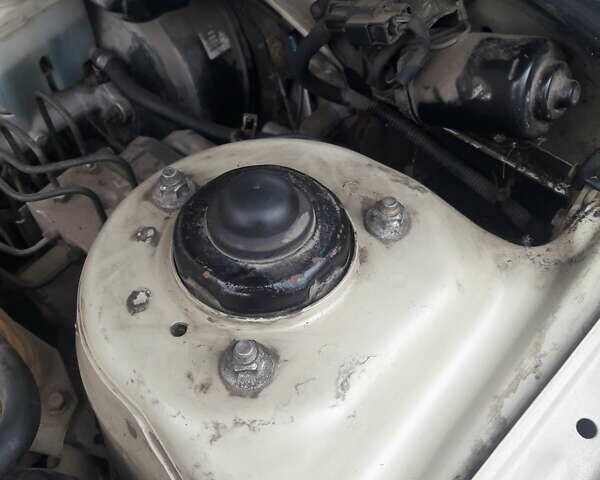 Бежевий Деу Леганза, об'ємом двигуна 2 л та пробігом 148 тис. км за 3000 $, фото 4 на Automoto.ua