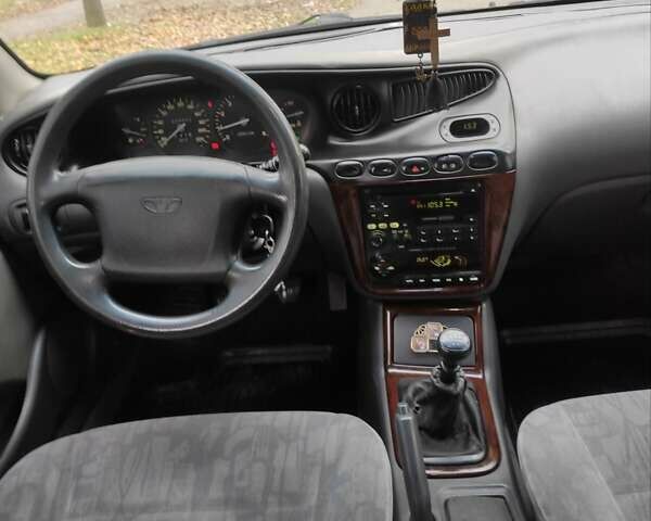 Черный Дэу Леганза, объемом двигателя 2 л и пробегом 250 тыс. км за 2100 $, фото 5 на Automoto.ua