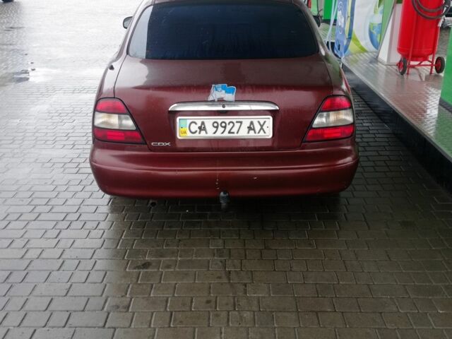 Красный Дэу Леганза, объемом двигателя 2 л и пробегом 450 тыс. км за 1187 $, фото 1 на Automoto.ua