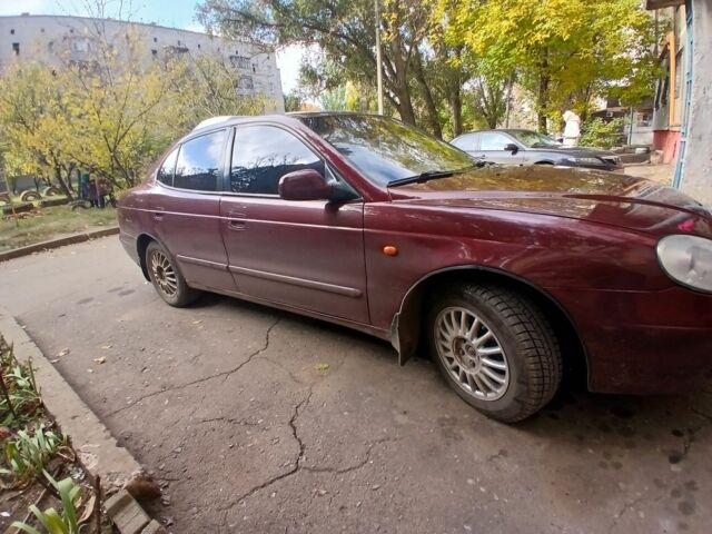 Дэу Леганза 1999 в Краматорске на Automoto.ua Красный Дэу Леганза, объемом двигателя 2 л и пробегом 250 тыс. км за 2000 $, фото 1 на Automoto.ua