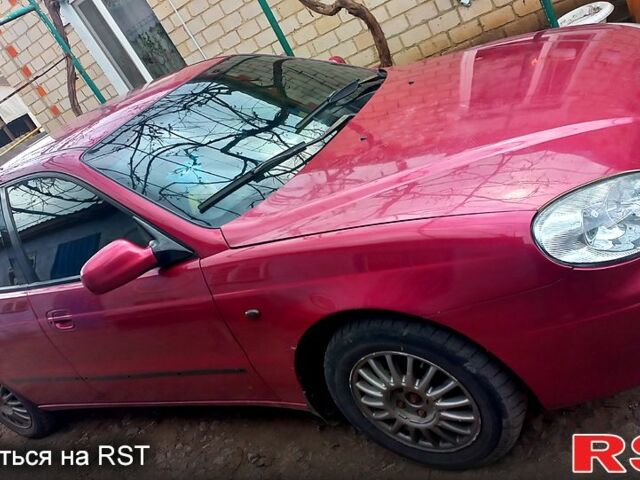 Червоний Деу Леганза, об'ємом двигуна 2 л та пробігом 0 тис. км за 3200 $, фото 1 на Automoto.ua