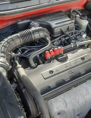 Красный Дэу Леганза, объемом двигателя 2 л и пробегом 253 тыс. км за 2800 $, фото 7 на Automoto.ua